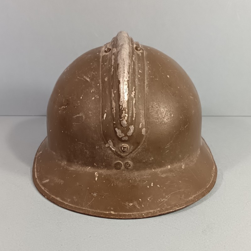CASQUE TROUPE MODELE 1926 AVEC INSIGNE INFANTERIE MODELE 1915 KAKI  POUR LE GENIE AVEC NOM ET DANS SON JUS